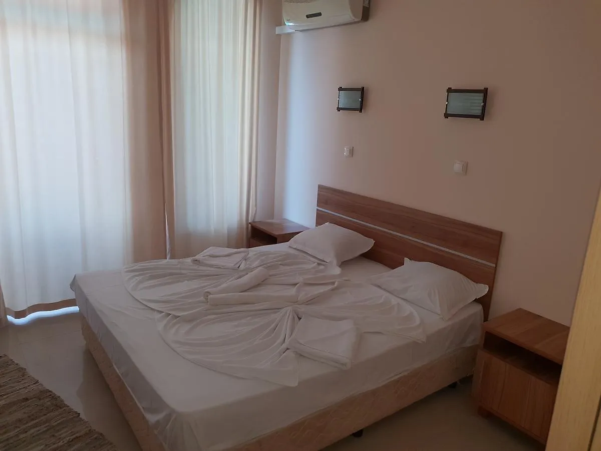 Vip Apartments In Garden Beach Sozopol 0*,