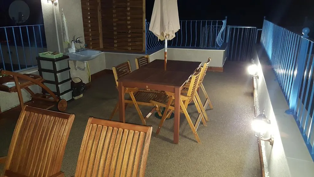 Vip Apartments In Garden Beach Sozopol 0*,